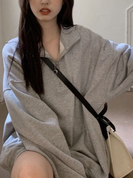 OVERSIZED ZIP-UP SWEATSHIRT WITH VINTAGE CHARM AND OVERSIZED FIT