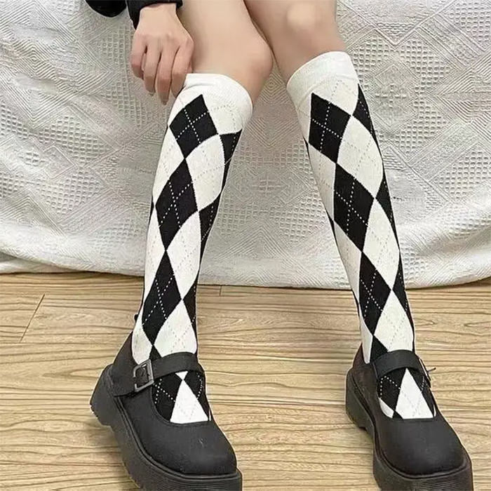PAIR OF WHITE ARGYLE SOCKS FOR MEN AND WOMEN