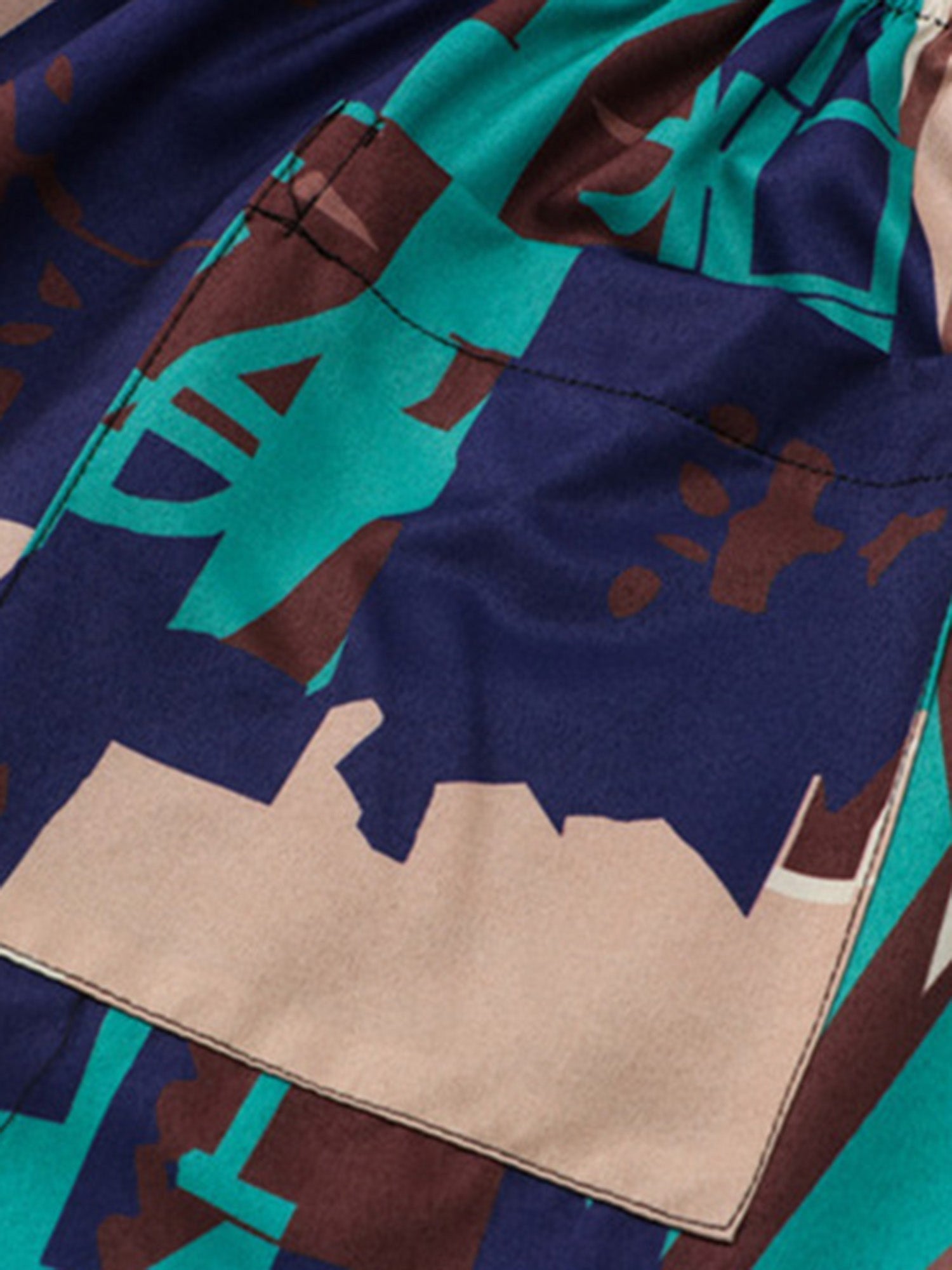 PATTERNED SHIRT AND SHORTS SET WITH UNIQUE DESIGN FOR LOOSE FIT