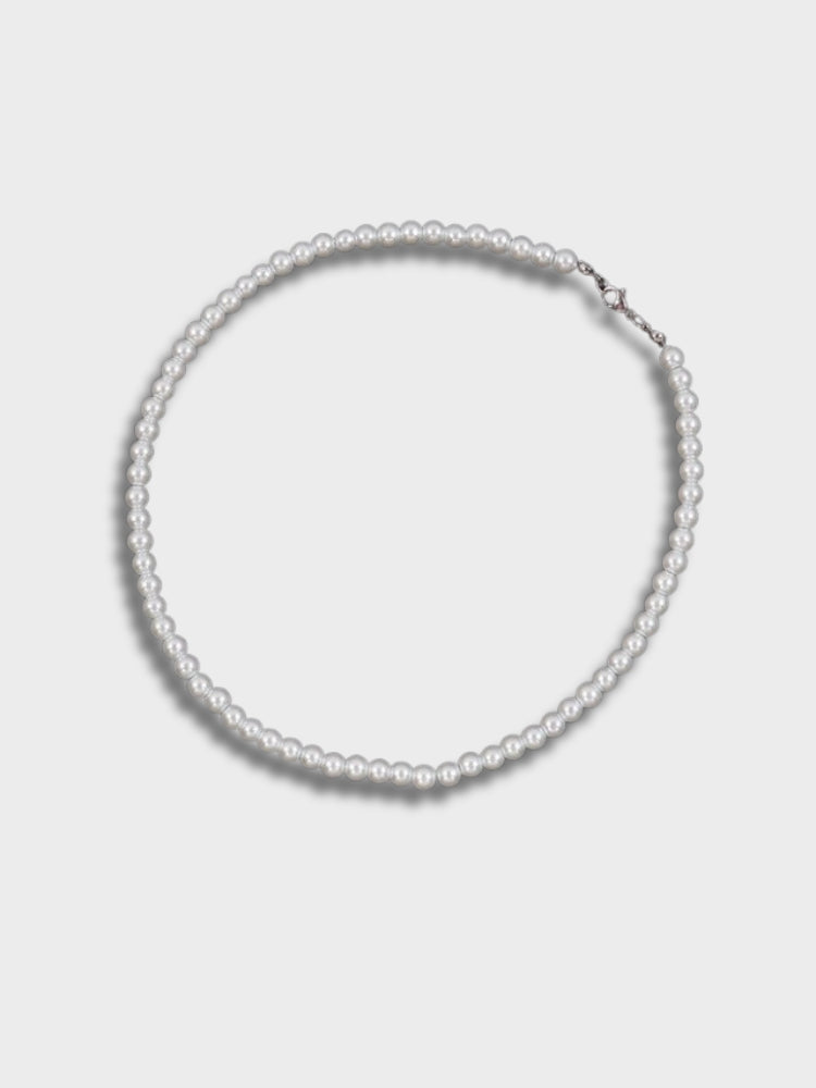 PEARL NECKLACE WITH CLASP ELEGANT DESIGN TIMELESS JEWELRY ACCESSORY