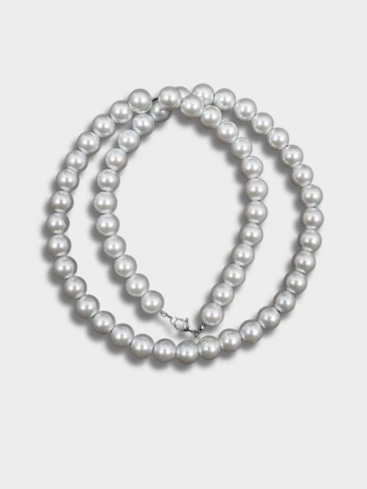PEARL NECKLACE WITH CLASP ELEGANT DESIGN TIMELESS JEWELRY ACCESSORY