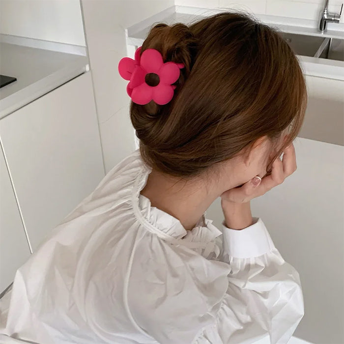 PINK FLOWER HAIR CLAW CLIP WITH Y2K FLOWER HAIR DESIGN