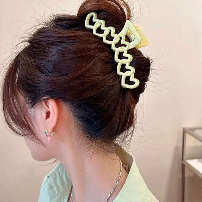 PINK HEART-SHAPED HAIR CLAW WITH Y2K HEARTS HAIR DESIGN