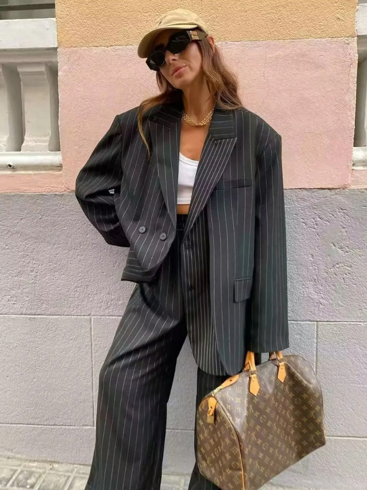 PINSTRIPE BLAZER AND PANTS SUIT WITH COMFORTABLE FIT FOR MULTIPLE SIZES