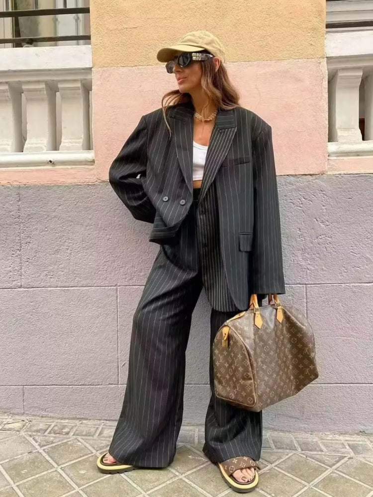 PINSTRIPE BLAZER AND PANTS SUIT WITH COMFORTABLE FIT FOR MULTIPLE SIZES