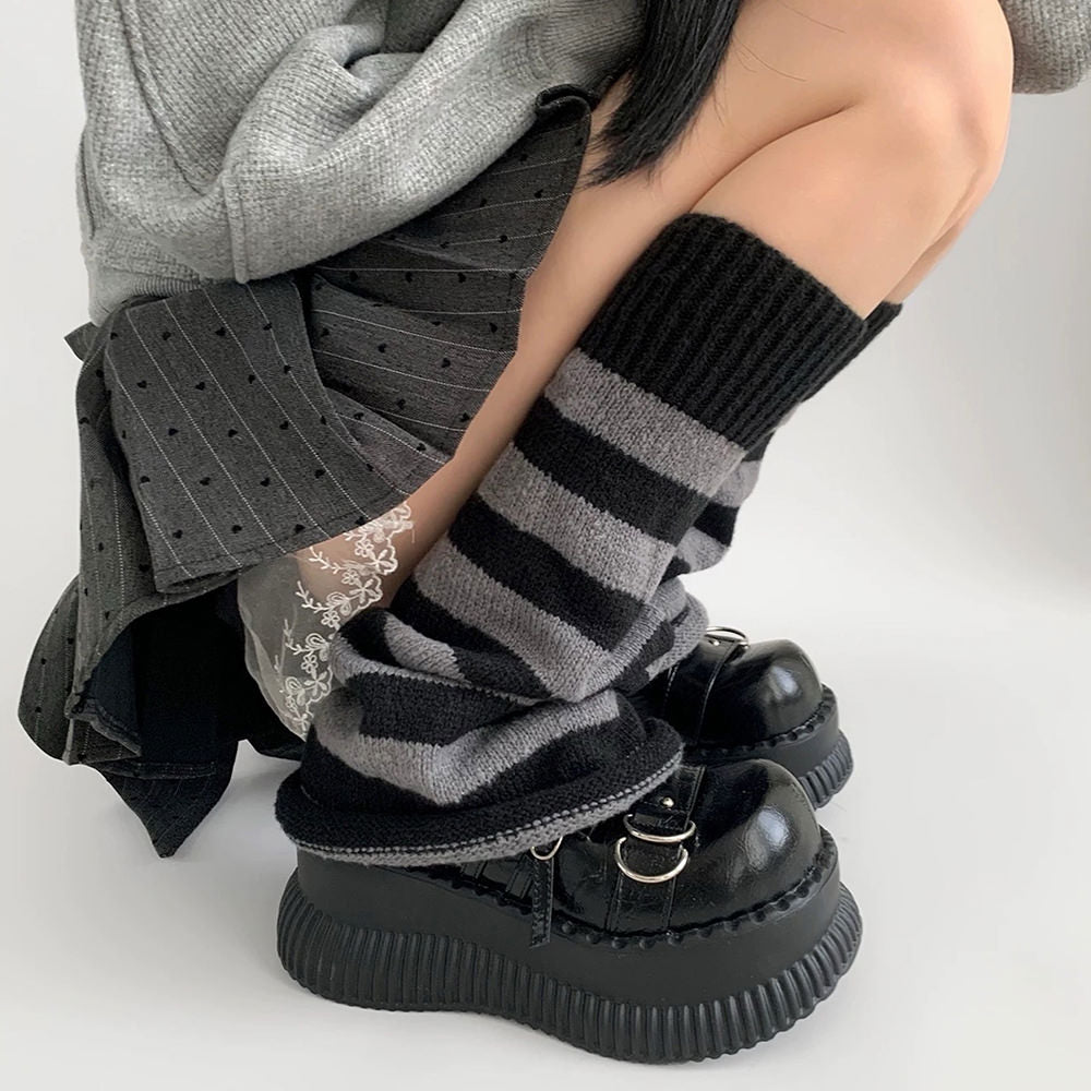 PLATFORM SHOES WITH GREY STRIPED LEG WARMERS