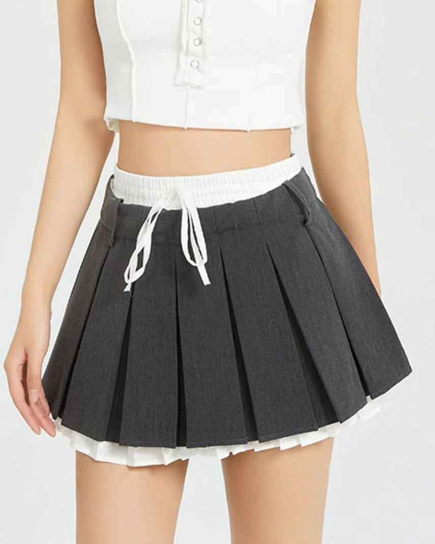 PLEATED MINI SKIRT CONTRAST LACE UNDERSKIRT