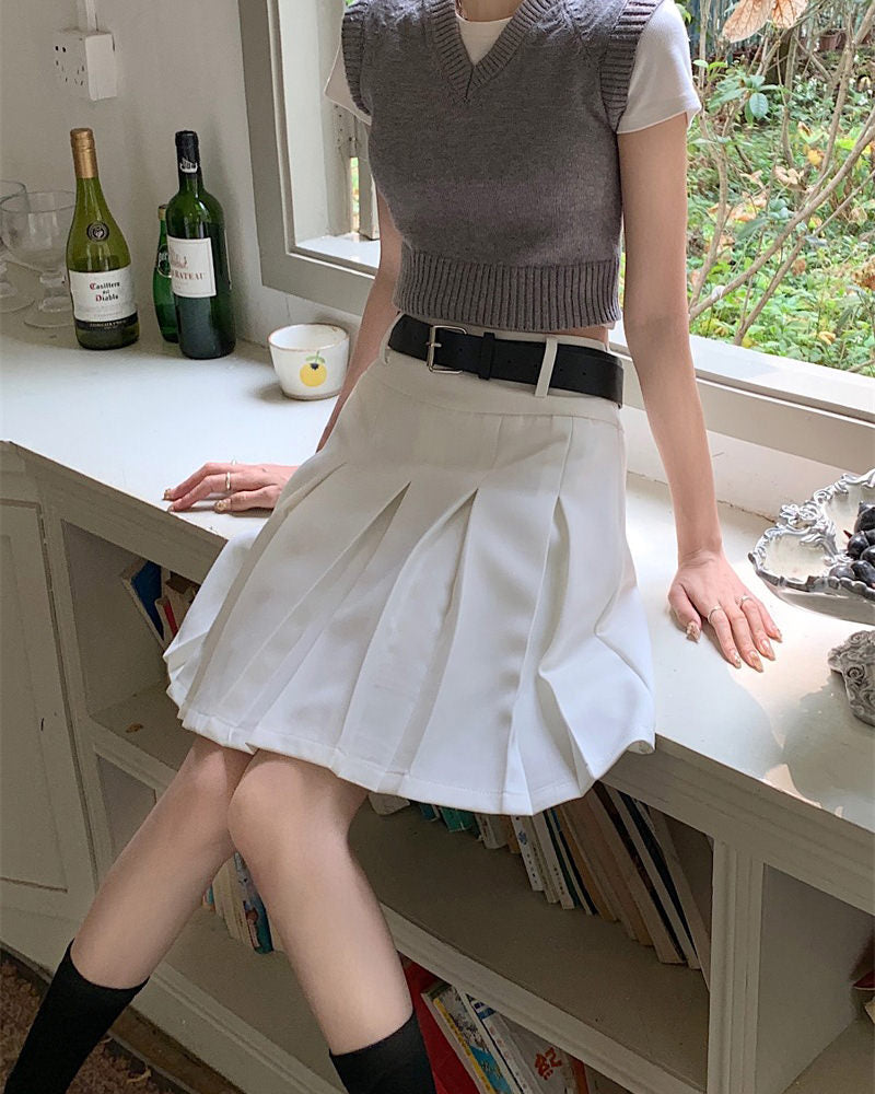 PLEATED SKIRT: AUDREY WHITE AND BLACK, SEMI-FORMAL OCCASIONS