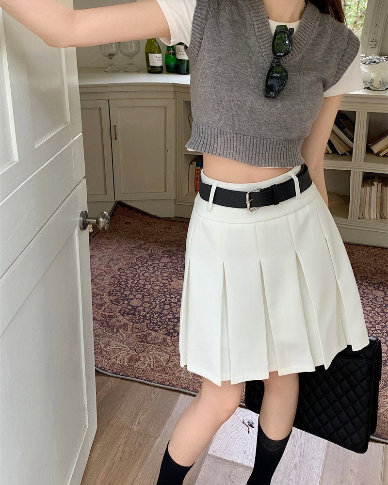 PLEATED SKIRT: AUDREY WHITE AND BLACK, SEMI-FORMAL OCCASIONS