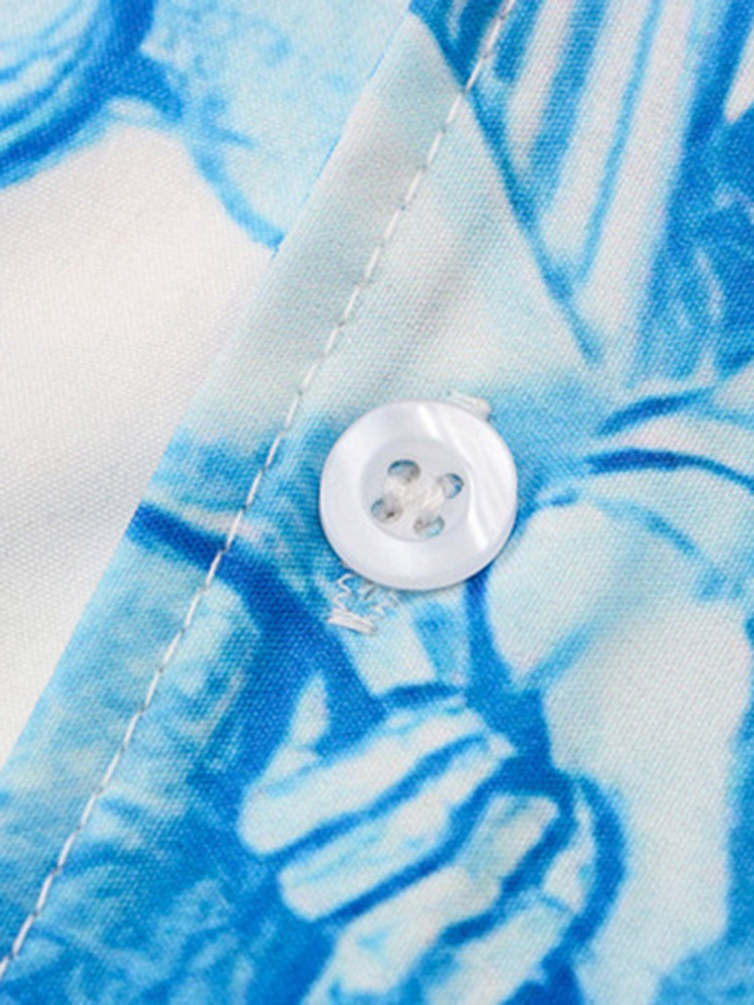 PRINTED RAP BEACH SHIRT AND SHORTS SET IN BLUE AND WHITE PATTERN