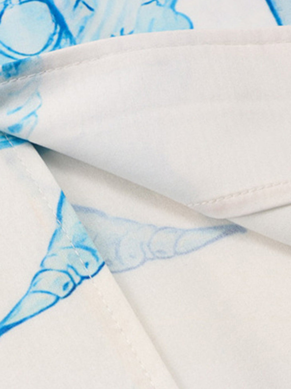 PRINTED RAP BEACH SHIRT AND SHORTS SET IN BLUE AND WHITE PATTERN