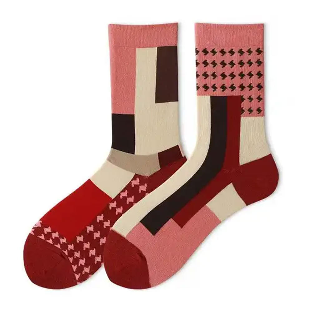 RED GEOMETRIC PATTERN SOCKS