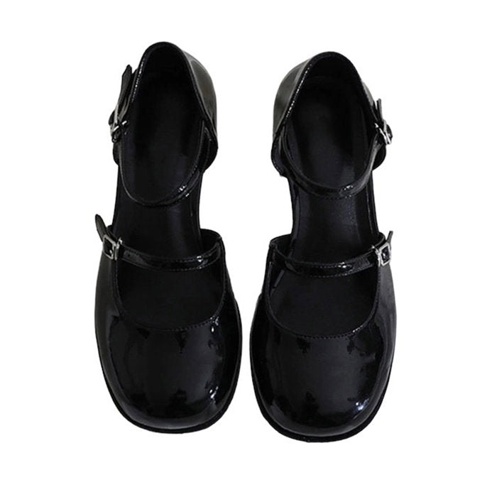 RED PATENT LEATHER MARY JANE SHOES