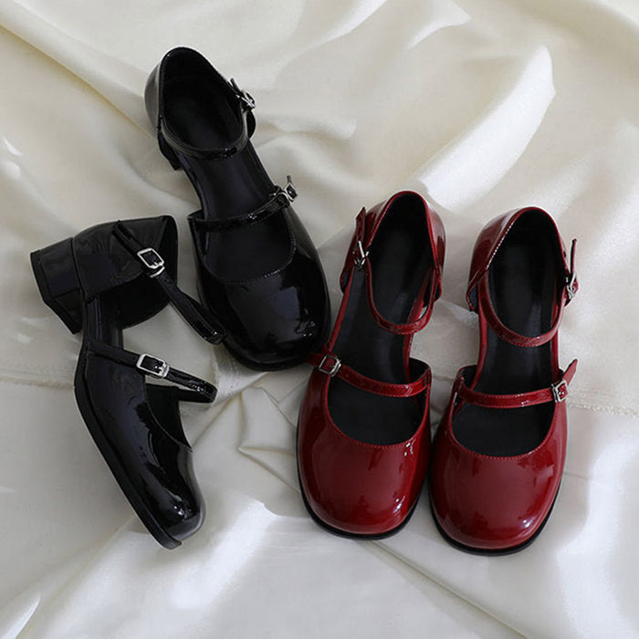 RED PATENT LEATHER MARY JANE SHOES