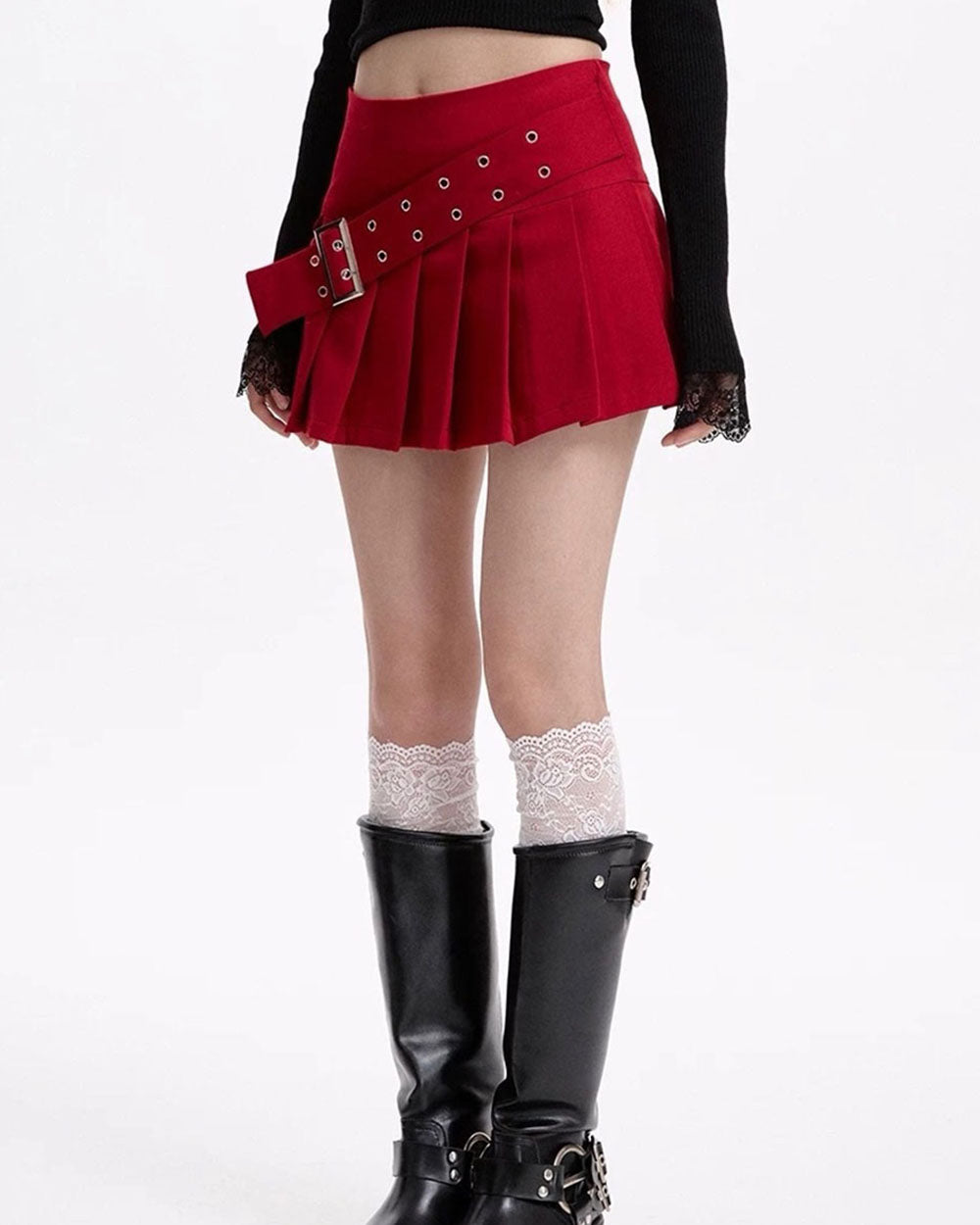 RED PLEATED MINI SKIRT BOLD BUCKLE BELT
