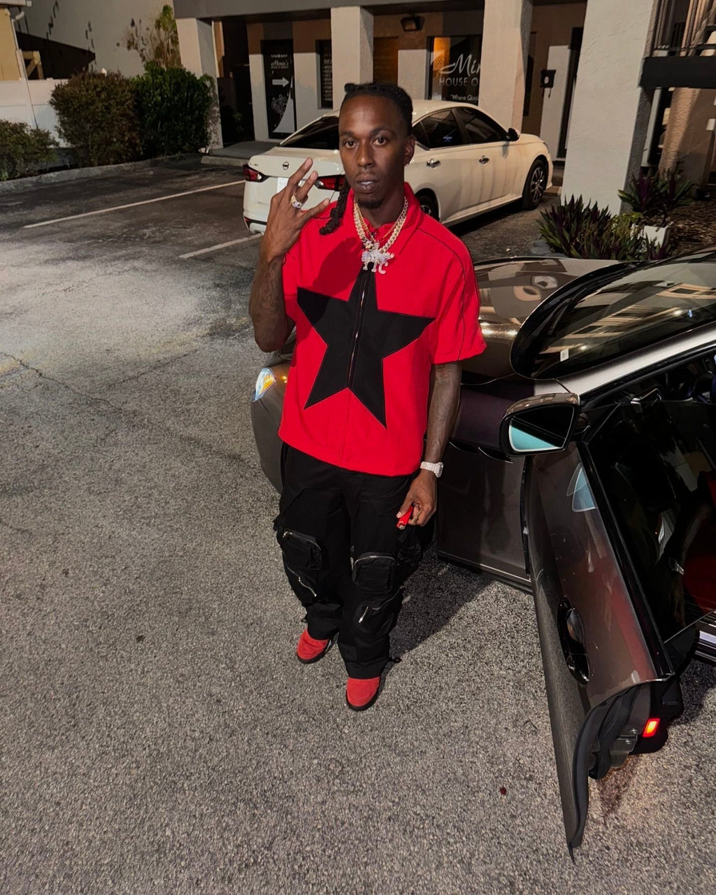 RED SHORT SLEEVE SHIRT WITH BLACK STAR - TRENDY CASUAL STYLE