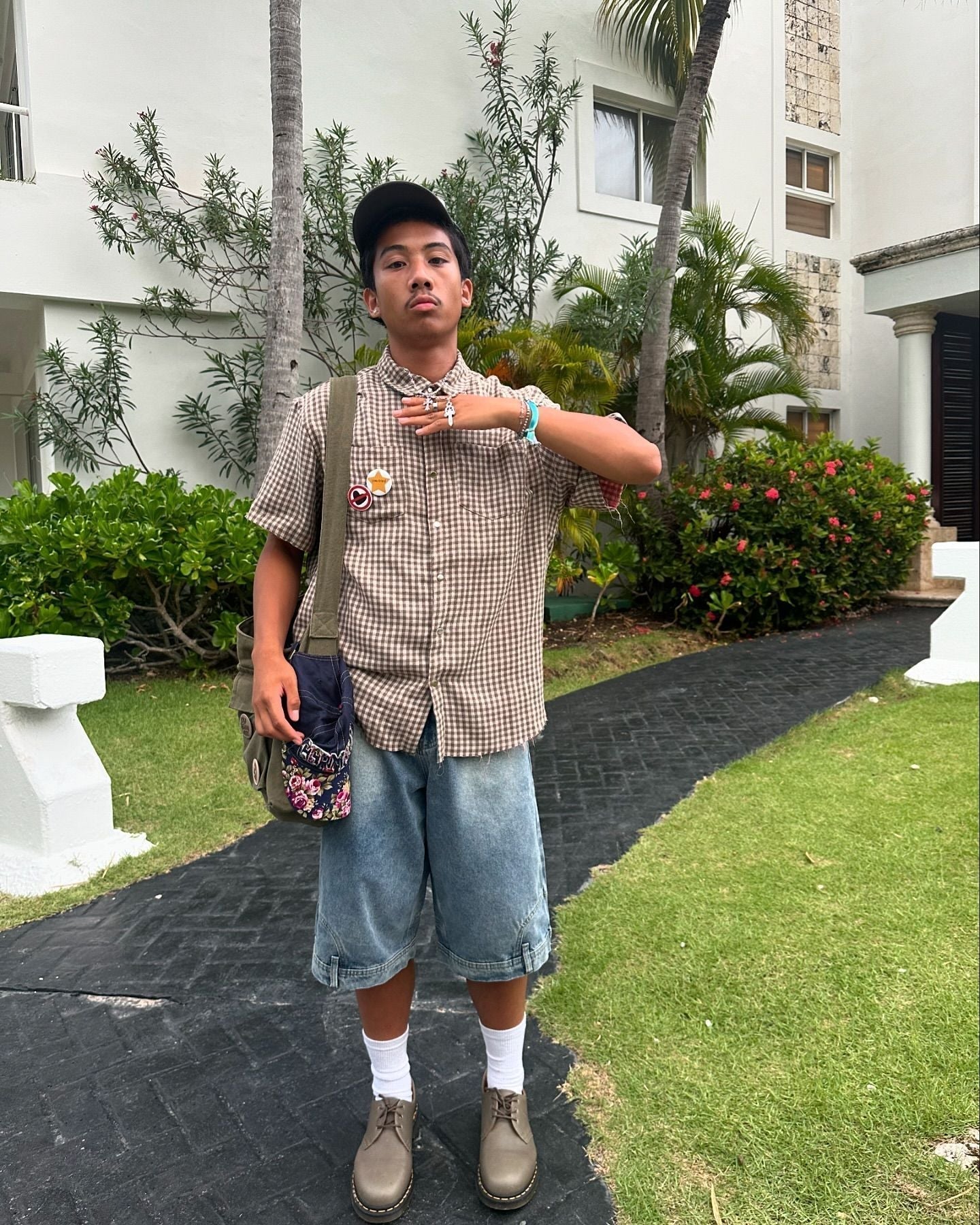 SHORT-SLEEVED BUTTON-DOWN SHIRT WITH ABSTRACT PRINT AND LAPEL COLLAR