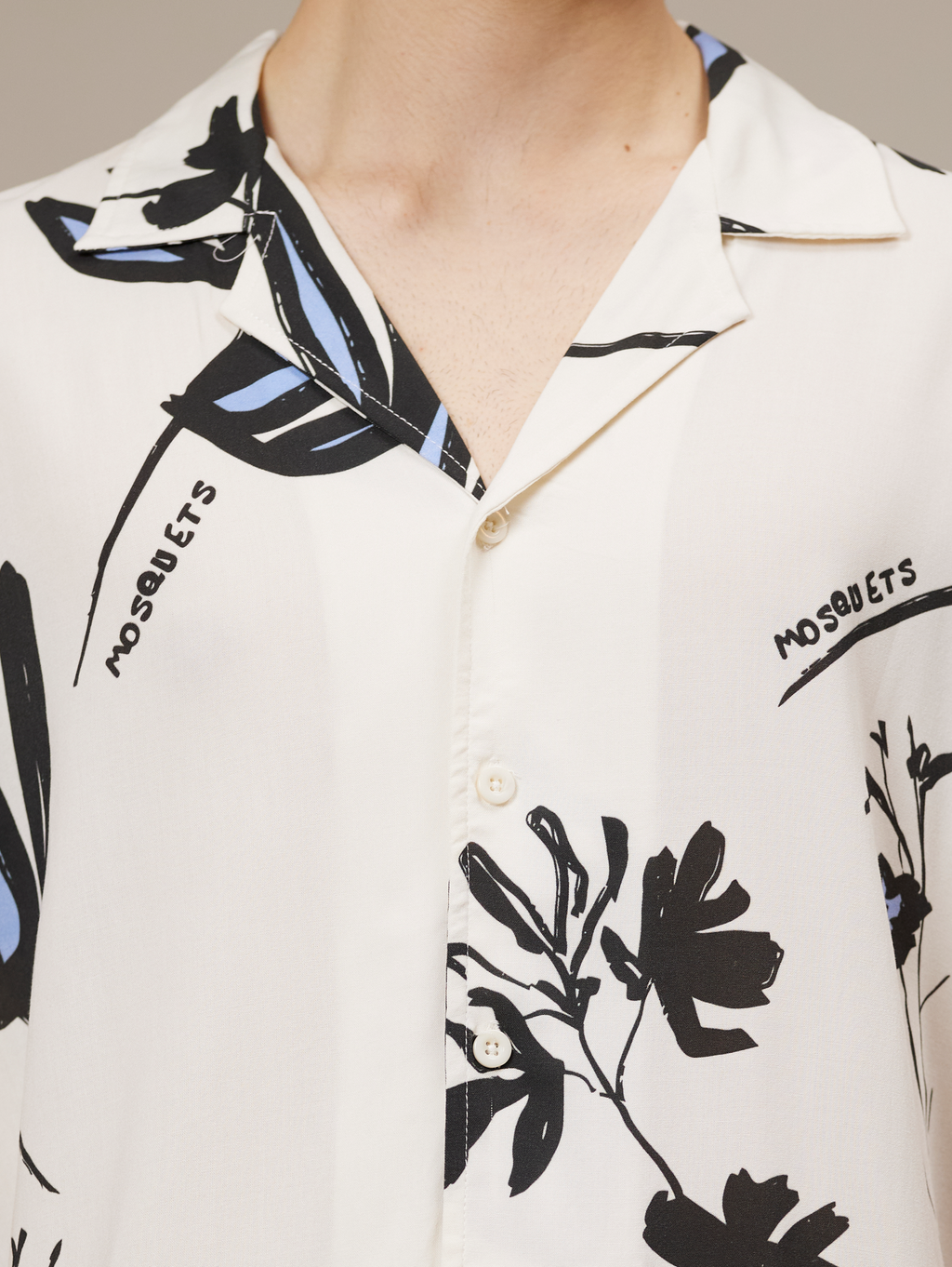 SHORT-SLEEVED SHIRT ANTIQUE WHITE FLOWER PRINT WEARS SIZE LARGE