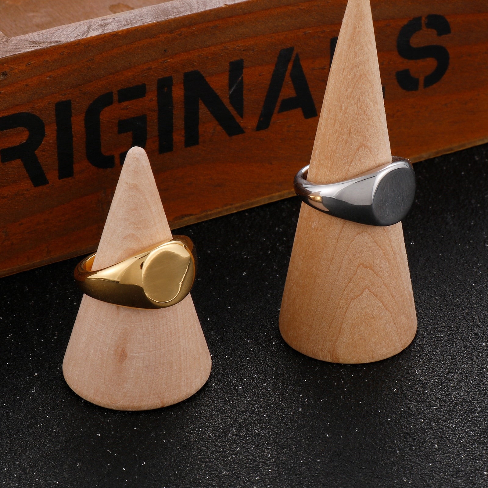 SIGNET RING SET OF TWO - CASUAL RINGS FOR EVERYDAY WEAR