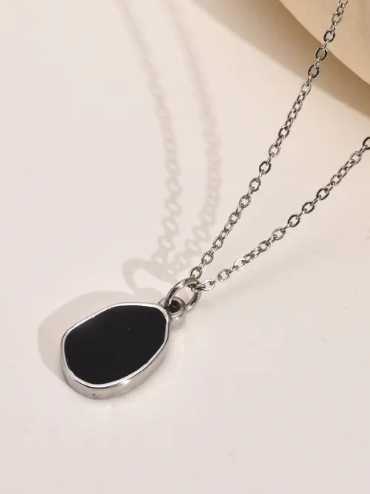 SILVER CHAIN NECKLACE WITH BLACK PENDANT VINTAGE STAINLESS STEEL