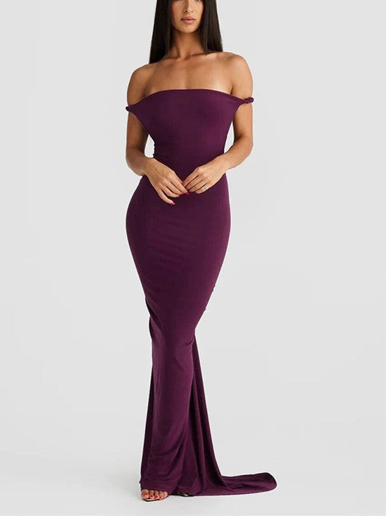 SLEEVELESS BLACK MAXI DRESS WITH PLEATED WRAP DESIGN AND HALTER NECKLINE