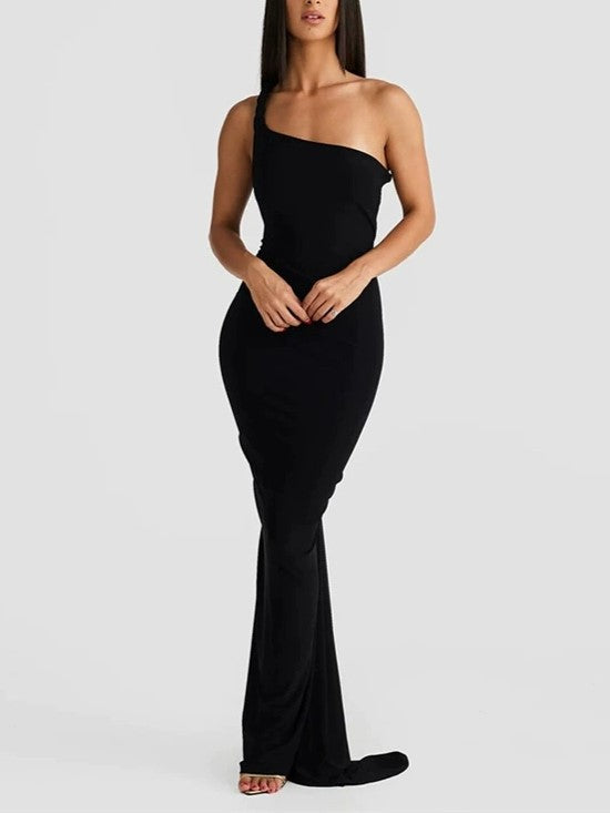 SLEEVELESS BLACK MAXI DRESS WITH PLEATED WRAP DESIGN AND HALTER NECKLINE