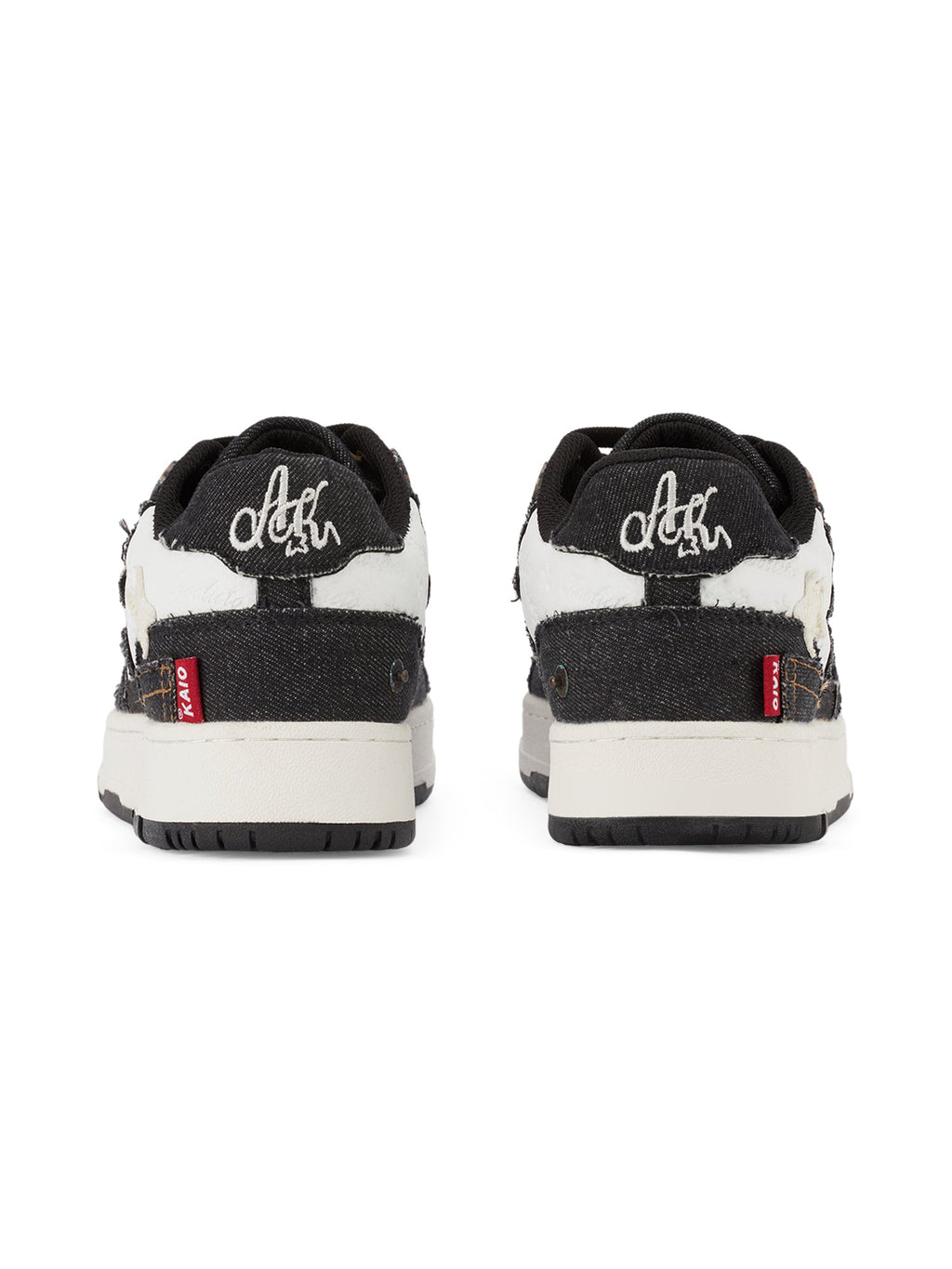 STAR SNEAKERS IN BLACK AND WHITE CASUAL ROUND TOE DESIGN