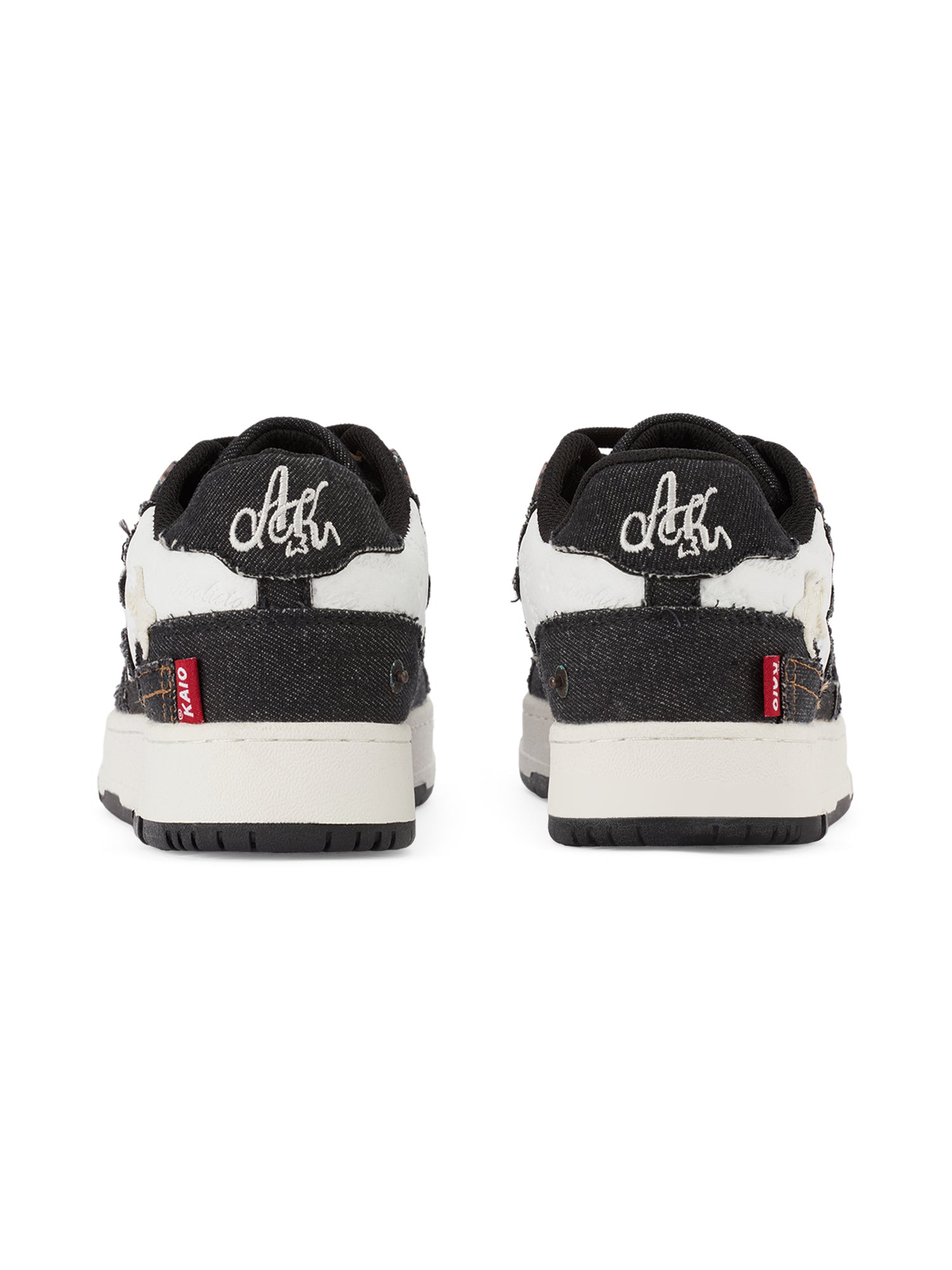 STAR SNEAKERS IN BLACK AND WHITE CASUAL ROUND TOE DESIGN