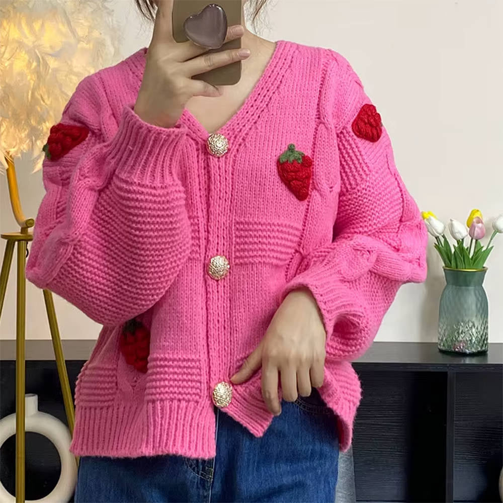 STRAWBERRY APPLIQUÉS CHUNKY KNIT CARDIGAN