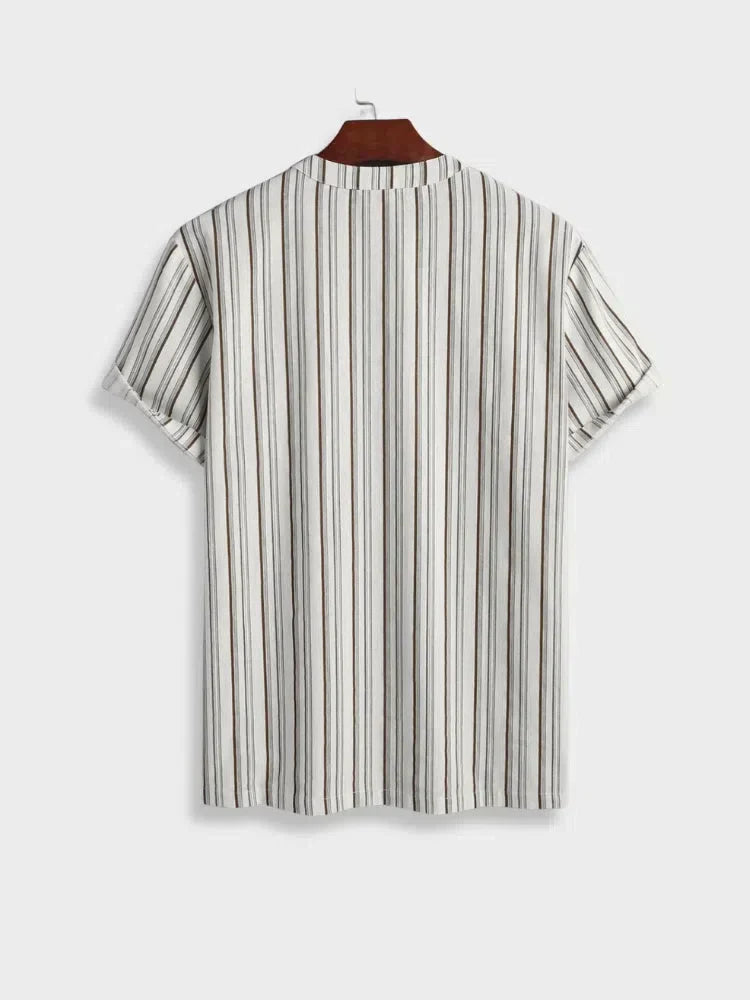 STRIPED SHORT-SLEEVED SHIRT WITH POCKET - CASUAL COMFORT AND ELEGANT STYLE
