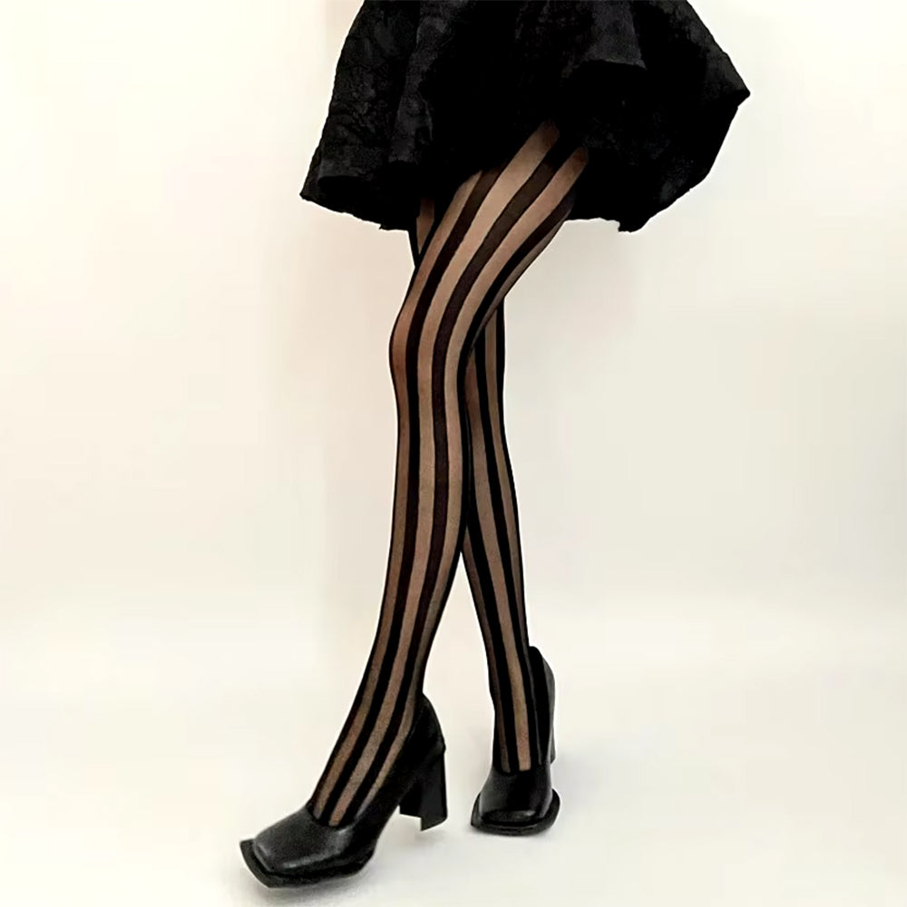 STRIPES TIGHTS: BLACK VERTICAL STRIPES TIGHTS AND SHOES
