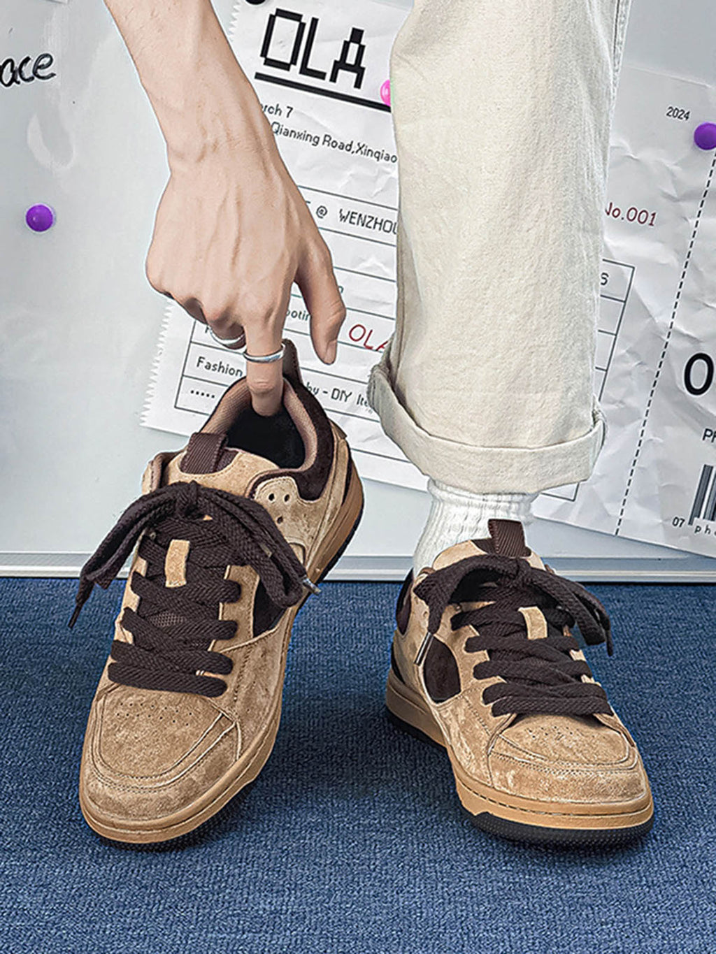 SUEDE SNEAKER WITH HEEL INCREASE AND WASHING MODE - TAN AND BROWN