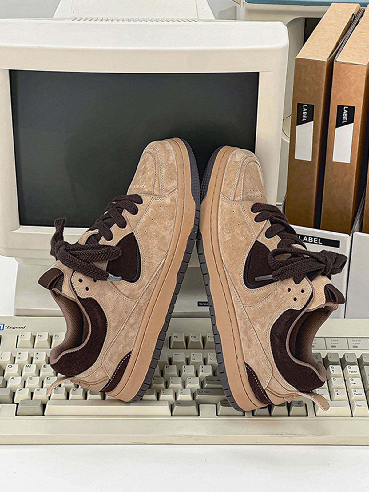 SUEDE SNEAKER WITH HEEL INCREASE AND WASHING MODE - TAN AND BROWN