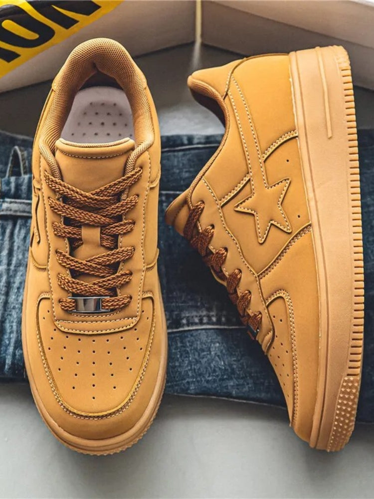 SUEDE STAR SNEAKERS IN BROWN WITH WHITE STAR ACCENTS