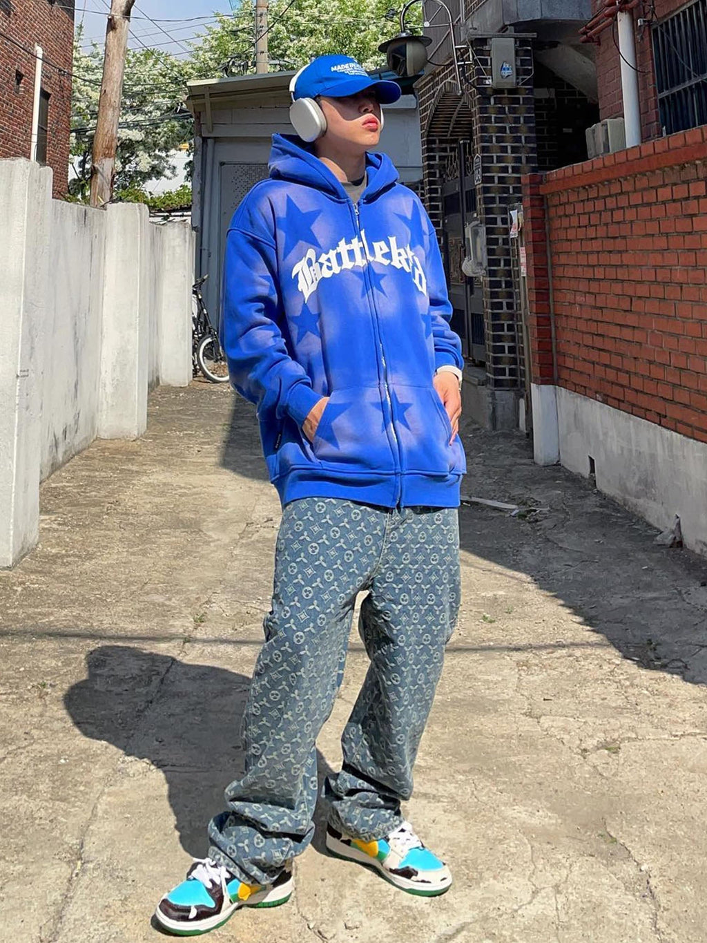 BLUE STAR-PATTERNED ZIP-UP HOODIE WITH STAR LETTER PRINT
