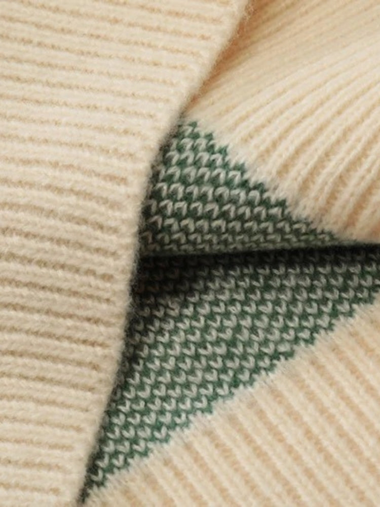 SWEATER WITH GREEN S DESIGN - PERFECT FIT RECOMMENDATION