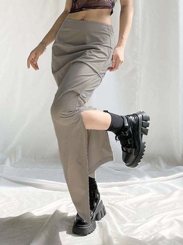 TAUPE MAXI SKIRT WITH SIDE SLIT DETAILS FOR A FLATTERING Y2K LOOK