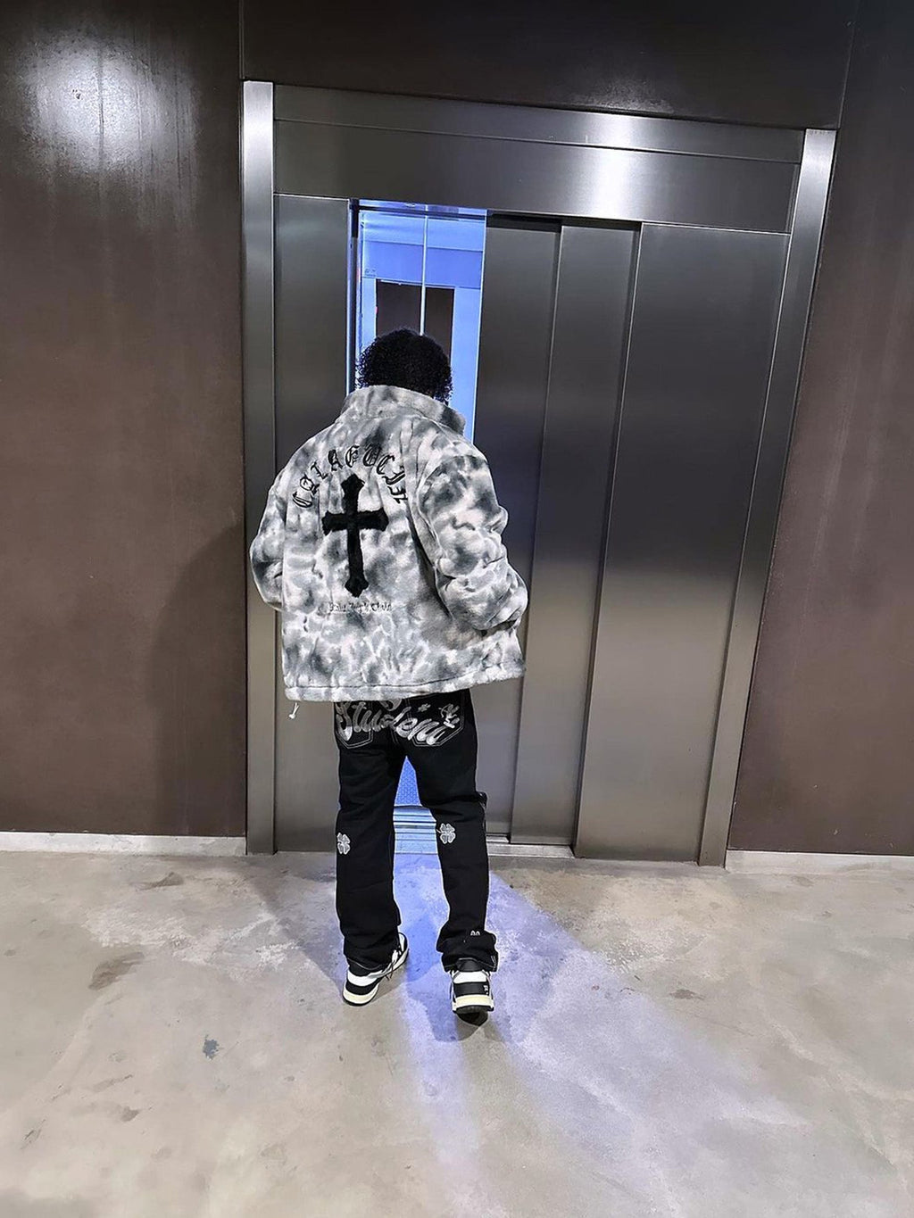 TIE-DYE FAUX FUR JACKET WITH STAND COLLAR AND CROSS URBAN JACKET