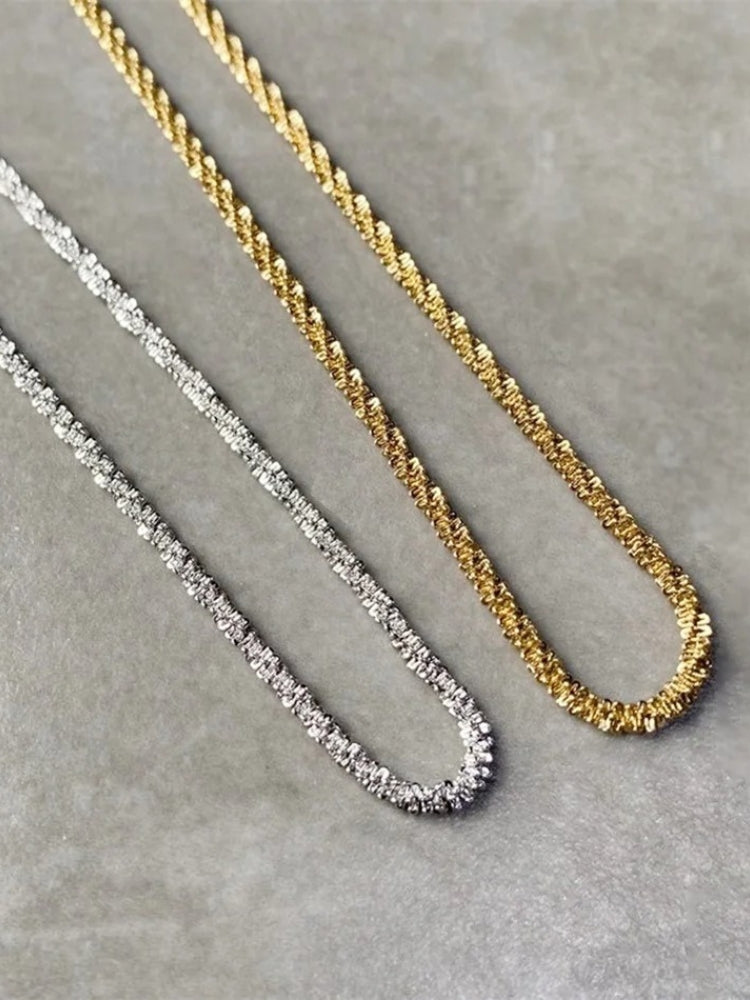 TWISTED CHAIN NECKLACE - REFINED SHORT MODERN ACCESSORY