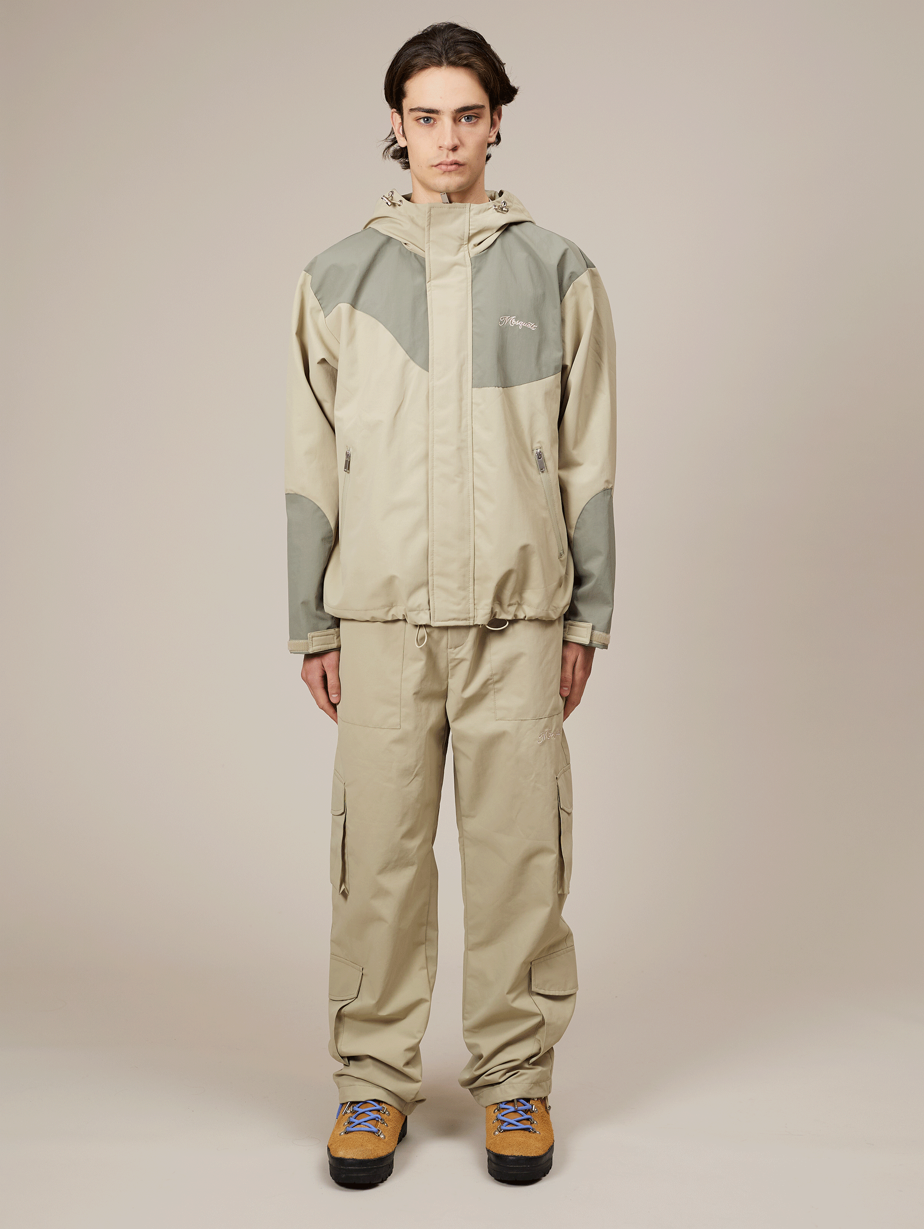 TWO-TONE HOODED JACKET IN LIGHT BEIGE WATERPROOF WINDPROOF DESIGN