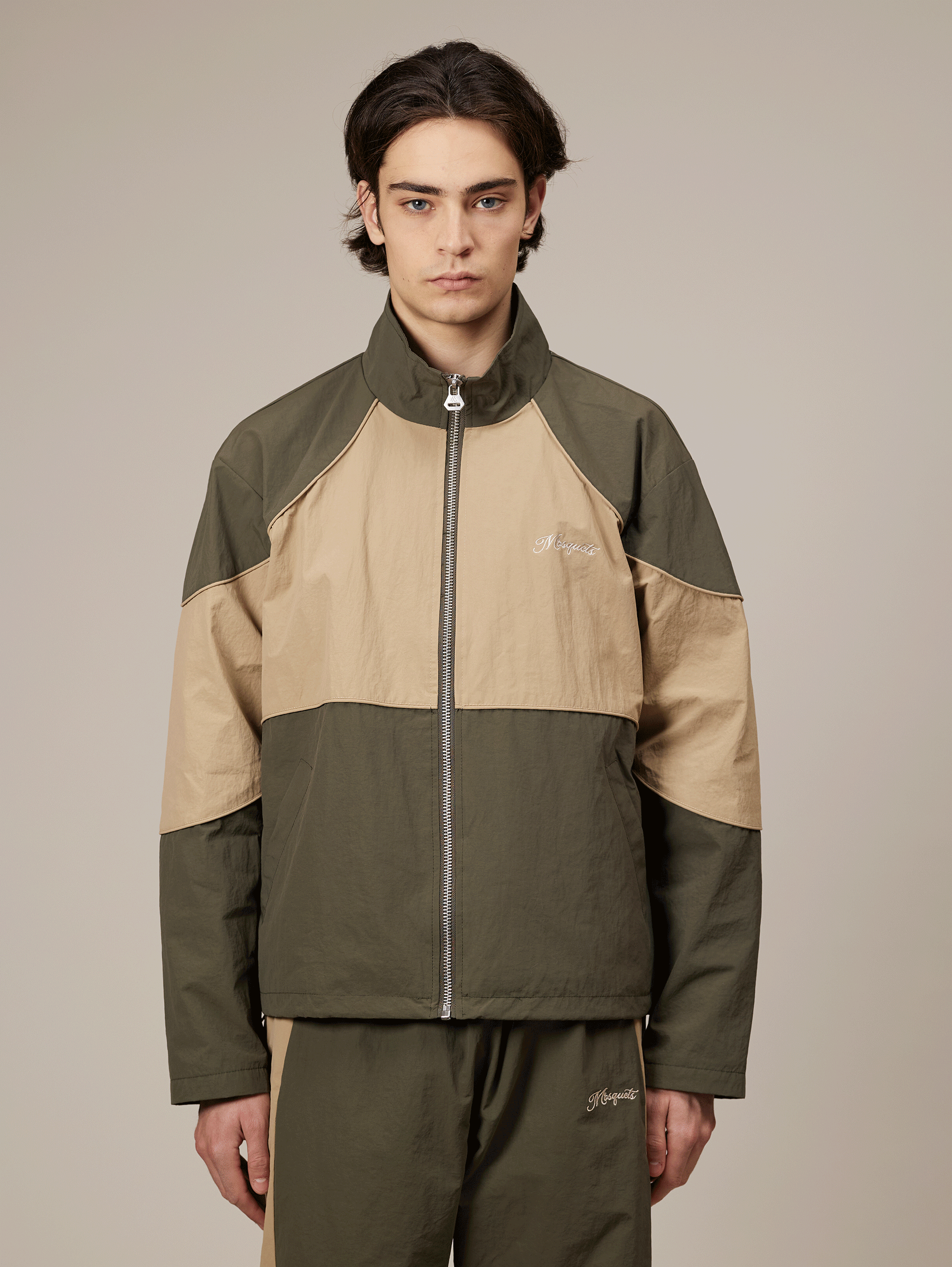 TWO-TONE ZIP-UP JACKET IN DARK GREEN CRINKLE NYLON