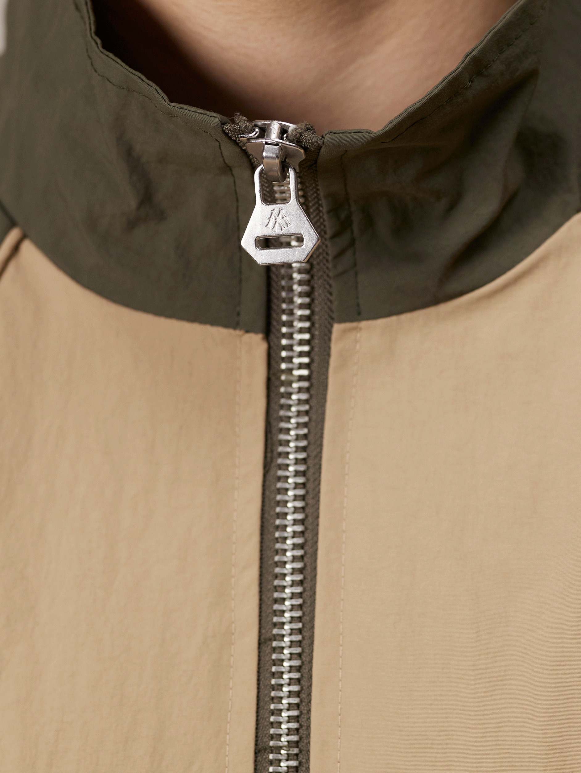 TWO-TONE ZIP-UP JACKET IN DARK GREEN CRINKLE NYLON