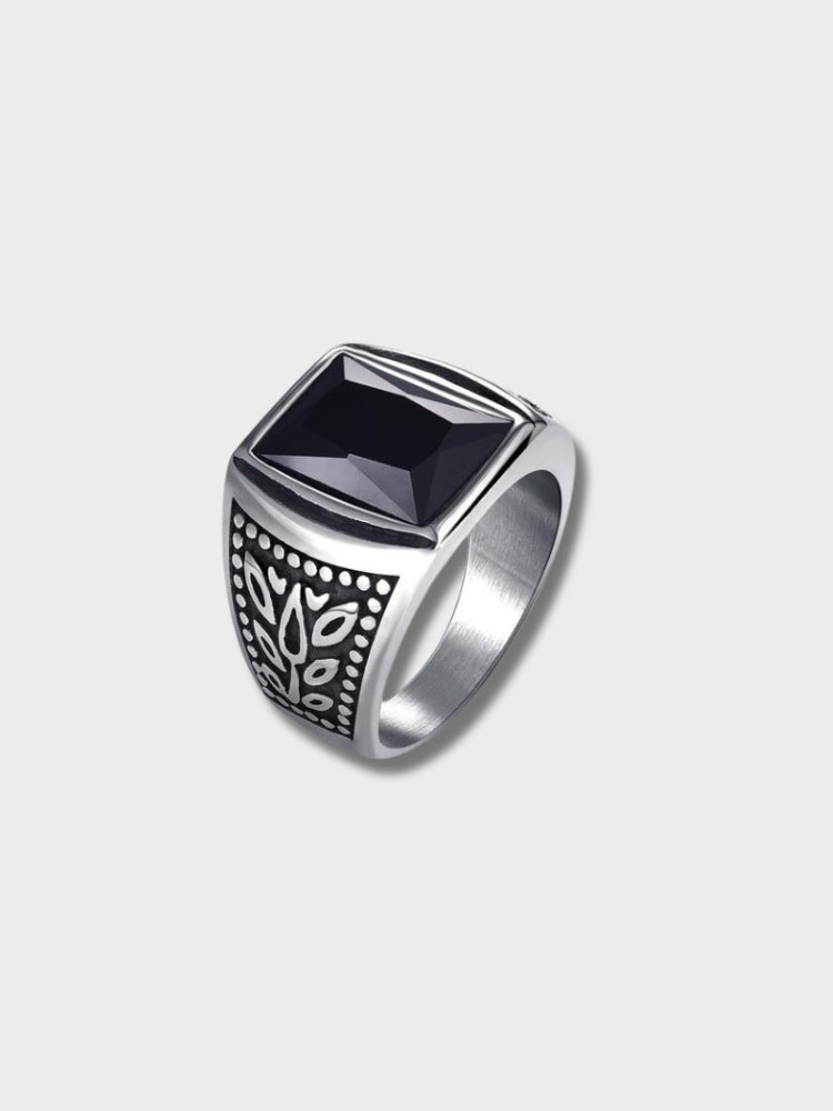 VERONA ORNAMENT RING WITH RED GEMSTONE - ELEGANT ORNAMENT RING