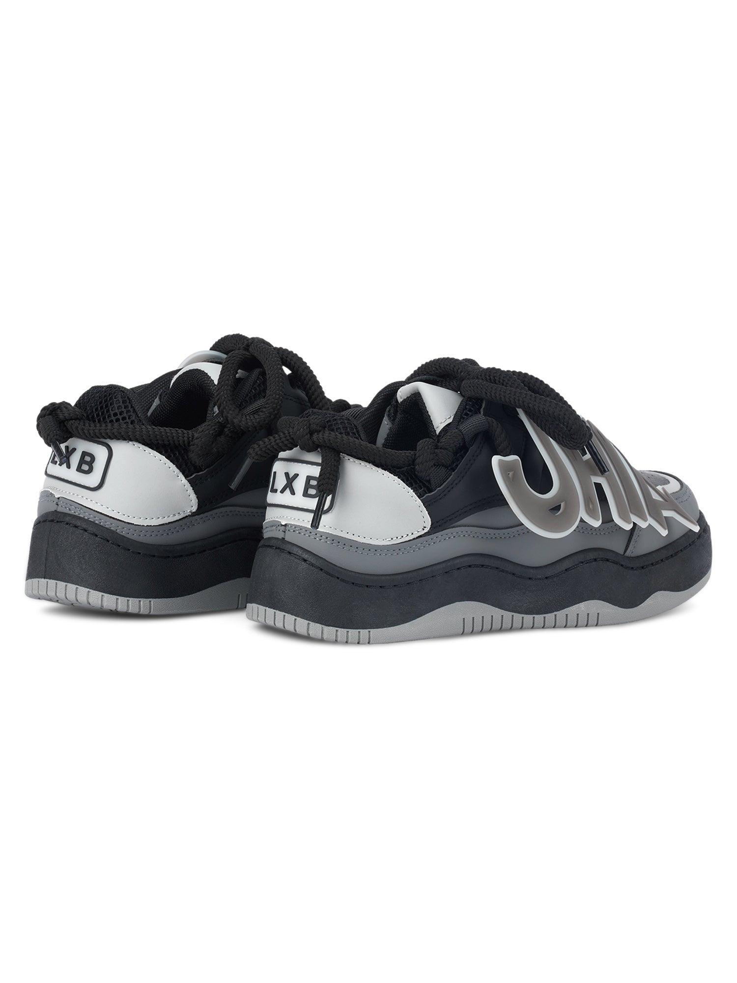 VERSATILE HIGH SNEAKERS IN GRAY AND BLACK FOR EVERYDAY WEAR