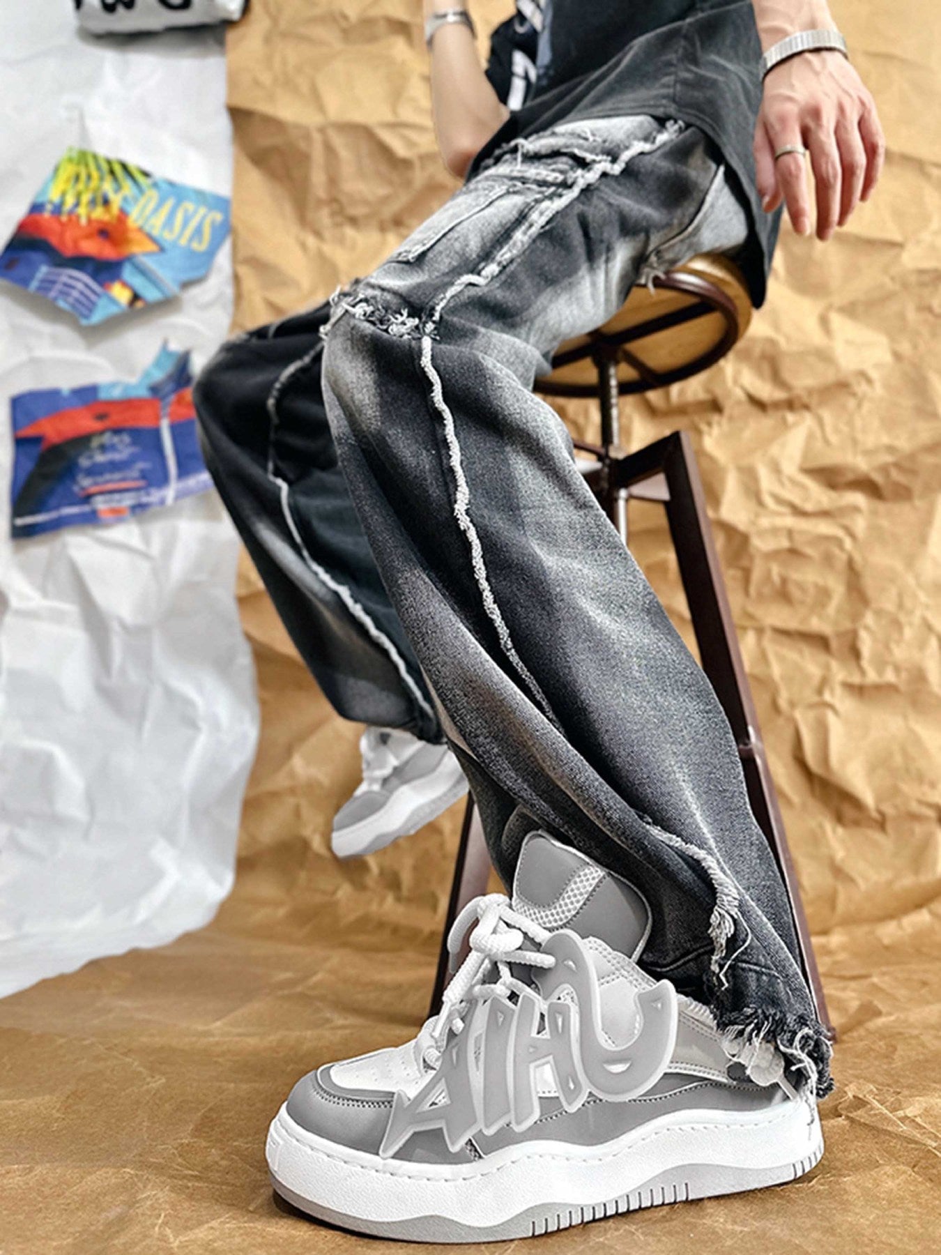 VERSATILE HIGH SNEAKERS IN GRAY AND BLACK FOR EVERYDAY WEAR