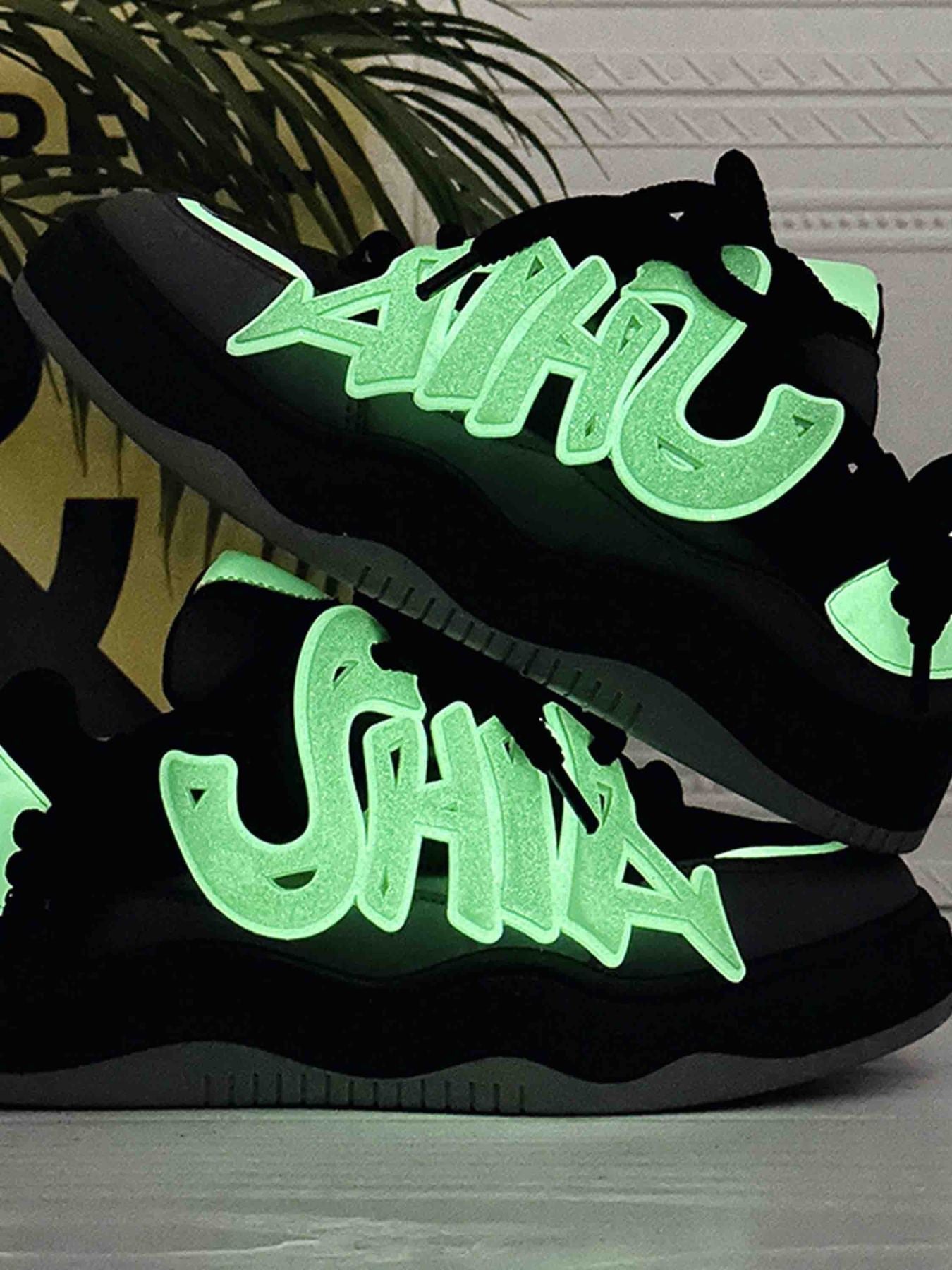 VERSATILE HIGH SNEAKERS IN GRAY AND BLACK FOR EVERYDAY WEAR