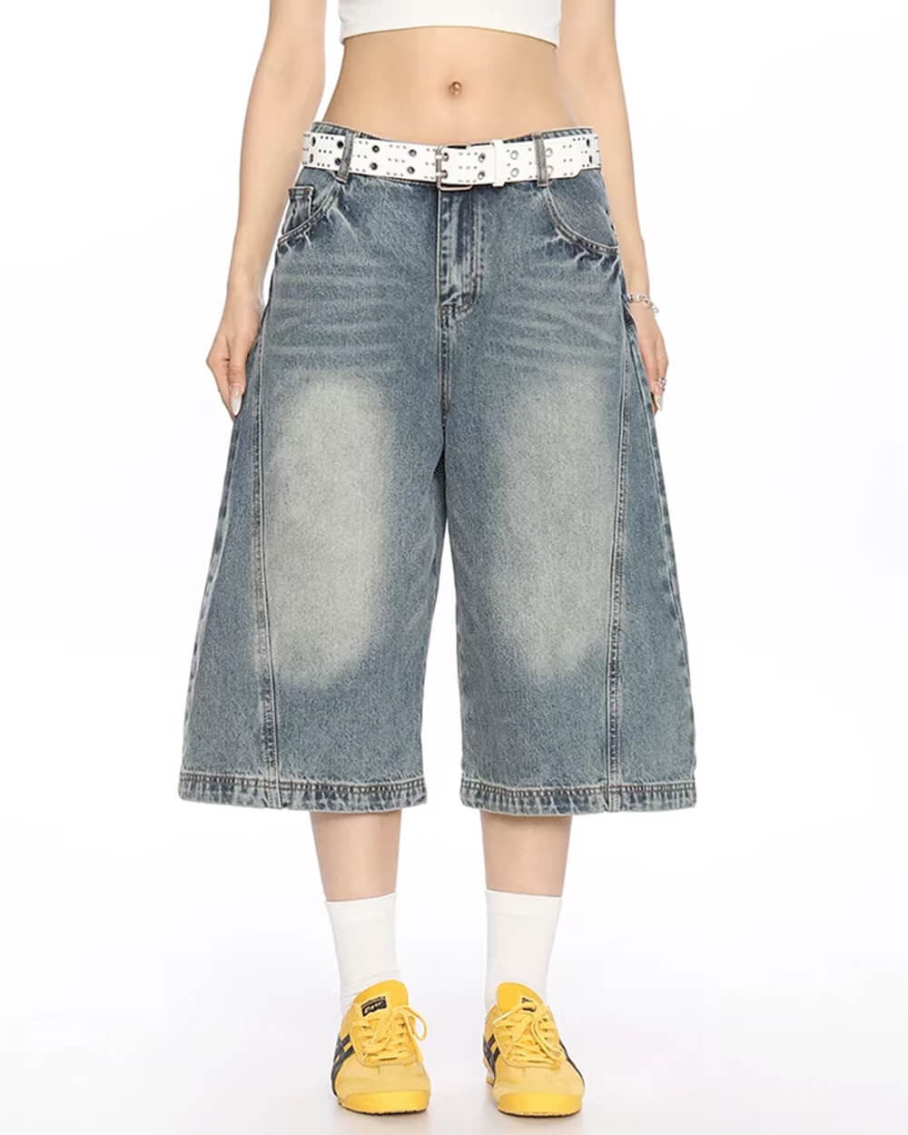 VINTAGE-INSPIRED WIDE-LEG CROPPED JEAN WITH BELT LOOPS AND FEATURE JEANS FEATURE