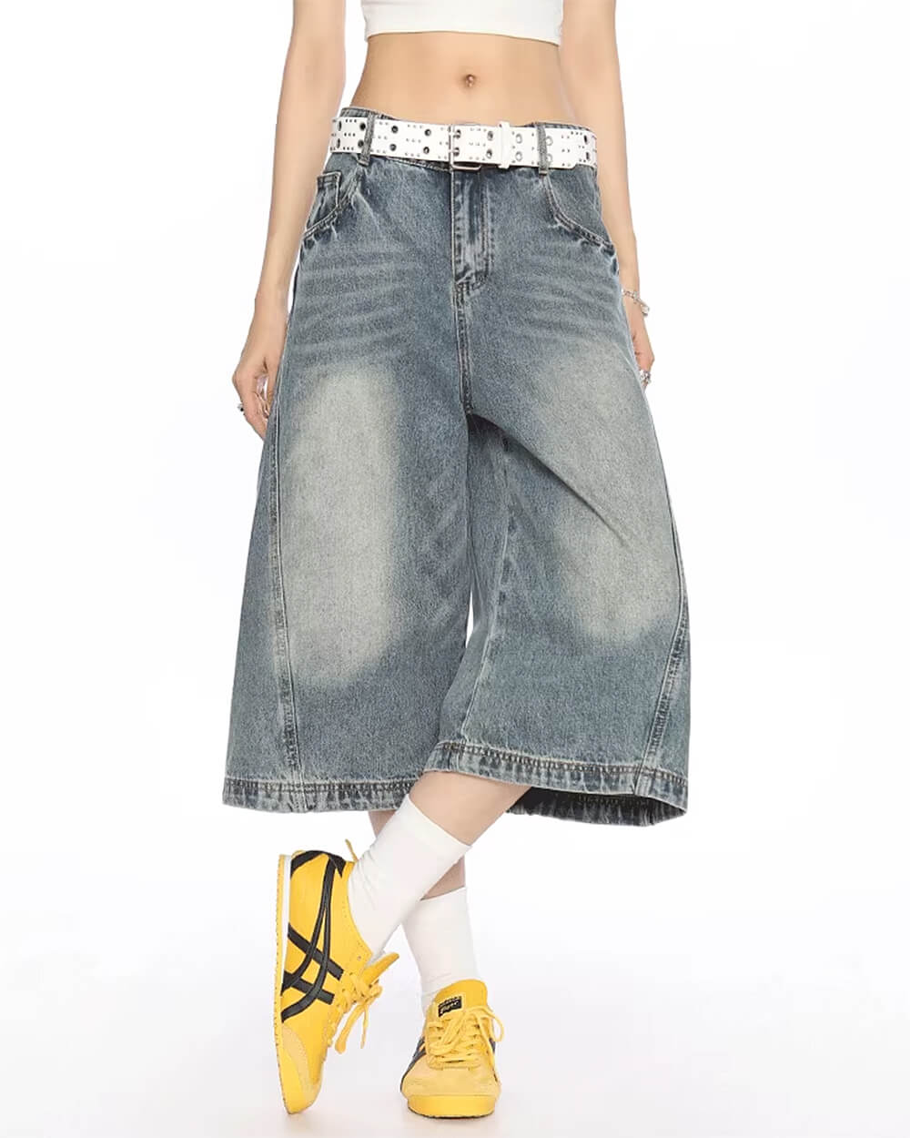 VINTAGE-INSPIRED WIDE-LEG CROPPED JEAN WITH BELT LOOPS AND FEATURE JEANS FEATURE