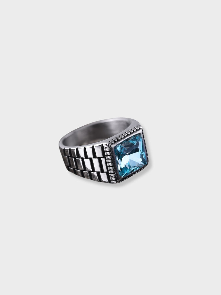 VINTAGE SILVER ONYX RING WITH SQUARE FACE DESIGN