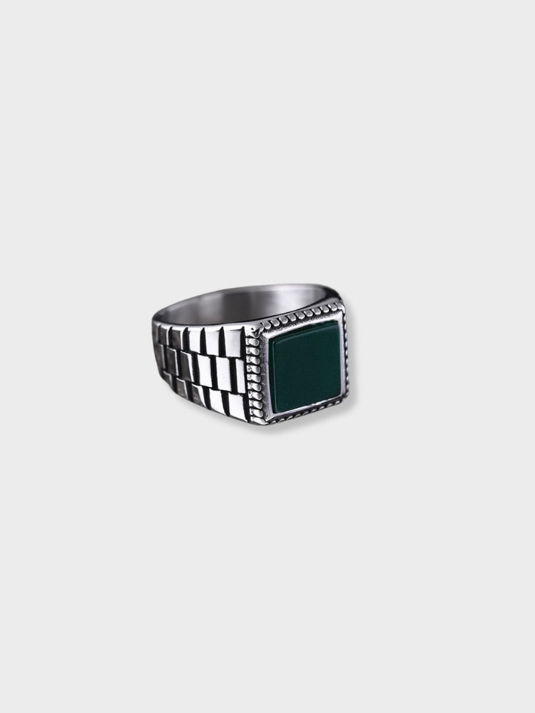 VINTAGE SILVER ONYX RING WITH SQUARE FACE DESIGN
